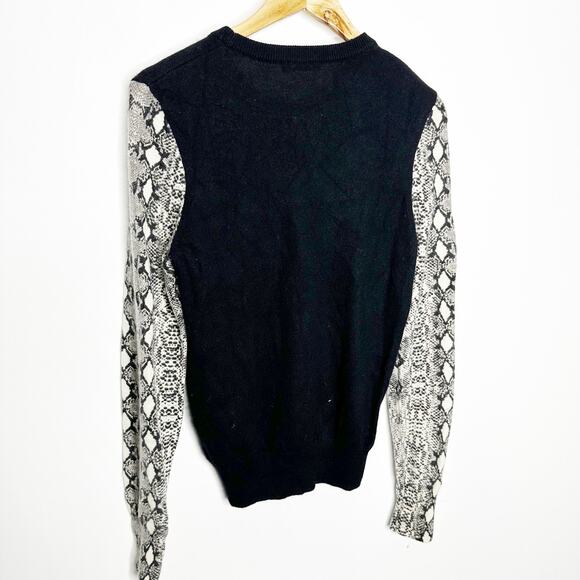 Equipment Femme $325 Cashmere Crewneck Sweater Reptile Snake Print Size M - Picture 3 of 11
